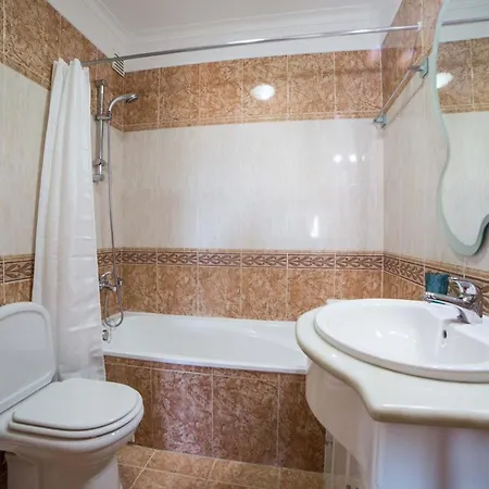 アパート Feels Like Spacious Flat With Balcony