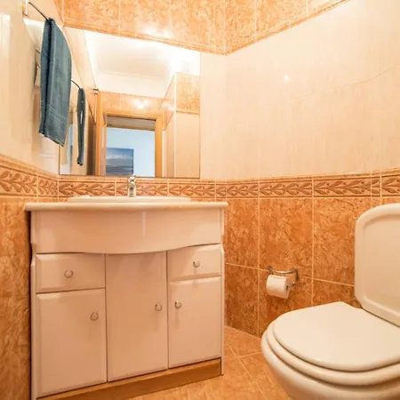Feels Like Spacious Flat With Balcony *
