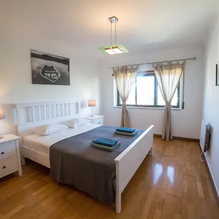 アパート Feels Like Spacious Flat With Balcony *