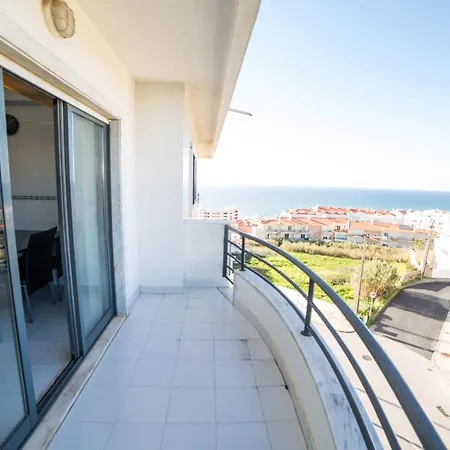 アパート Feels Like Spacious Flat With Balcony